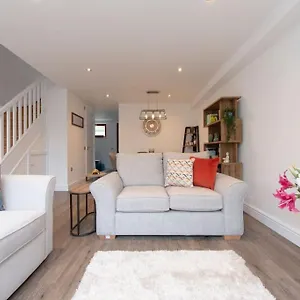 Apartment Park View, London